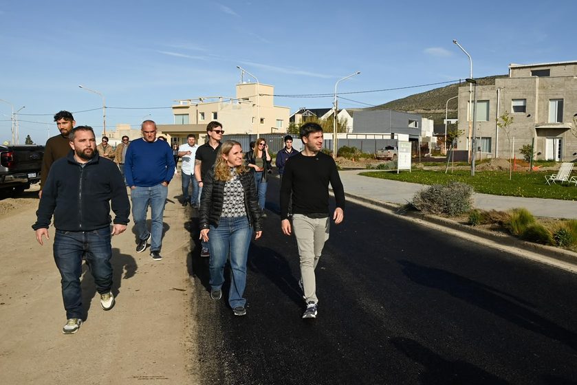  Torres supervisó la pavimentación de 77 cuadras en Rada Tilly, con una inversión provincial de más de $4.700 millones